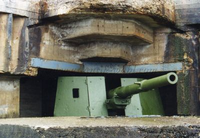 73---Varnes-Fyr-canon-et-casemate-10-5-cm-rec